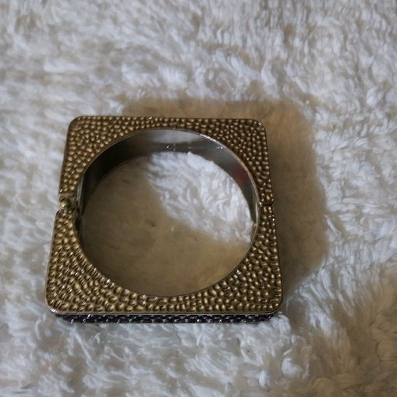 Silver square bracelet w/ amethyst colored stones - Picture 3 of 3